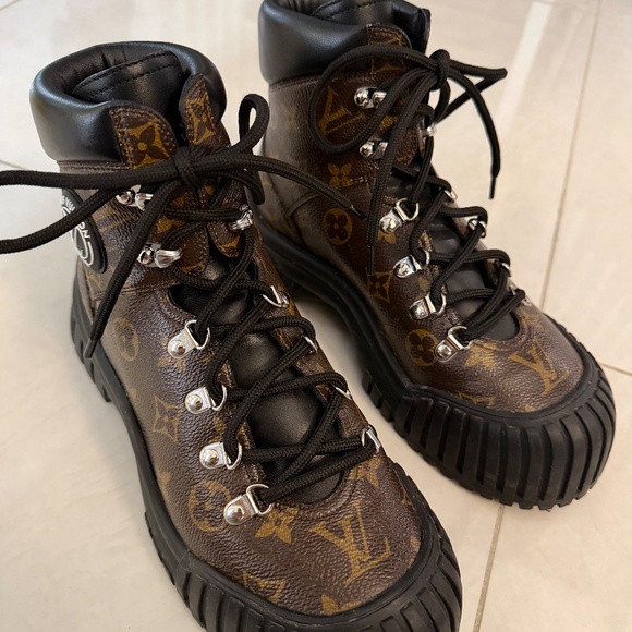 Louis Vuitton boots - Picture 6 of 6